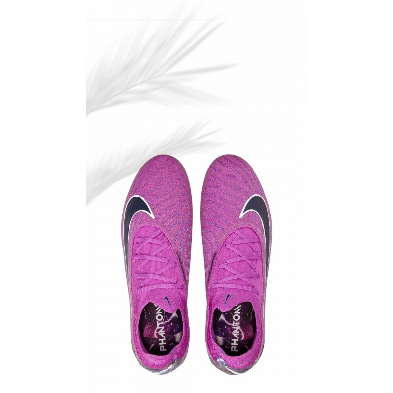 Nike Phantom Krampon – Sahada Kontrolünüz Elinizde! (Mor desenli ayrıntılar ile) Nike Phantom Krampon – Sahada Kontrolünüz Elinizde! (Mor desenli ayrıntılar ile)