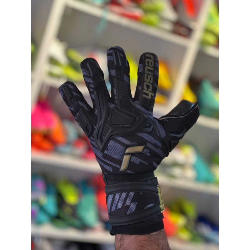 Reusch Unisex Goalkeeper gloves